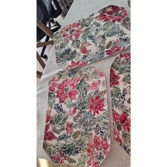 Set of 6 Christmas Poinsettia Quilted Fabric Placemats Holiday Table Decor - Picture 4 of 7